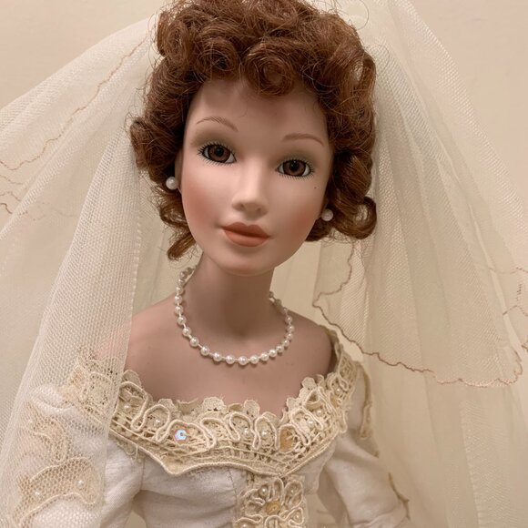 “Autumn Reflection" Vintage Porcelain Bisque Wedding Doll - Picture 5 of 16